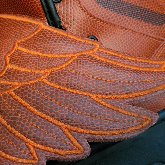 Jeremy Scott ltd ed. Winged Basketball shoes - Picture 4 of 10